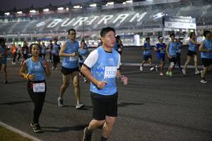 BIB: 1638, 13135, 16780
                            <button type="button" onclick="openModal(10800286)" class="btn btn-primary btn-sm float-right btn-popup" data-toggle="modal" data-target=".modal-high-quality">
                        <i class="fas fa-shopping-cart"></i> Add to Cart
                    </button>
                                            <button type="button" onclick="isThisMe(10800286, true)" class="btn btn-success btn-sm float-right btn-popup btn-isme hidden" data-toggle="tooltip" data-placement="bottom" title="นี่คือรูปของคุณใช่ไหม คลิกที่นี่เพื่อเอาเข้าอัลบั้ม">
                        <i class="fas fa-plus"></i> Add to album
                    </button>
                    <button type="button" onclick="isThisMe(10800286, false)" class="btn btn-warning btn-sm float-right btn-popup btn-isnotme hidden">
                        <i class="fas fa-ban"></i> Remove from album
                    </button>